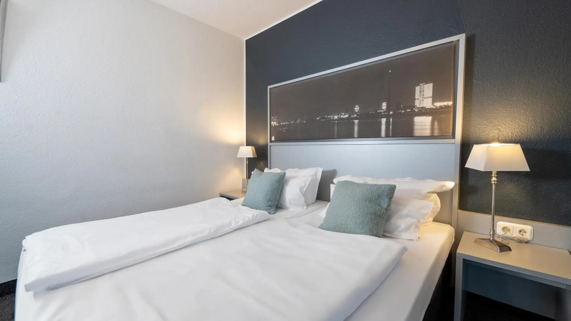 Hotel Medo Koeln 4*, Keulen