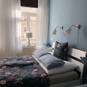 Apartment Gruenderzeitwohnung In Beliebter Suedvorstadt
