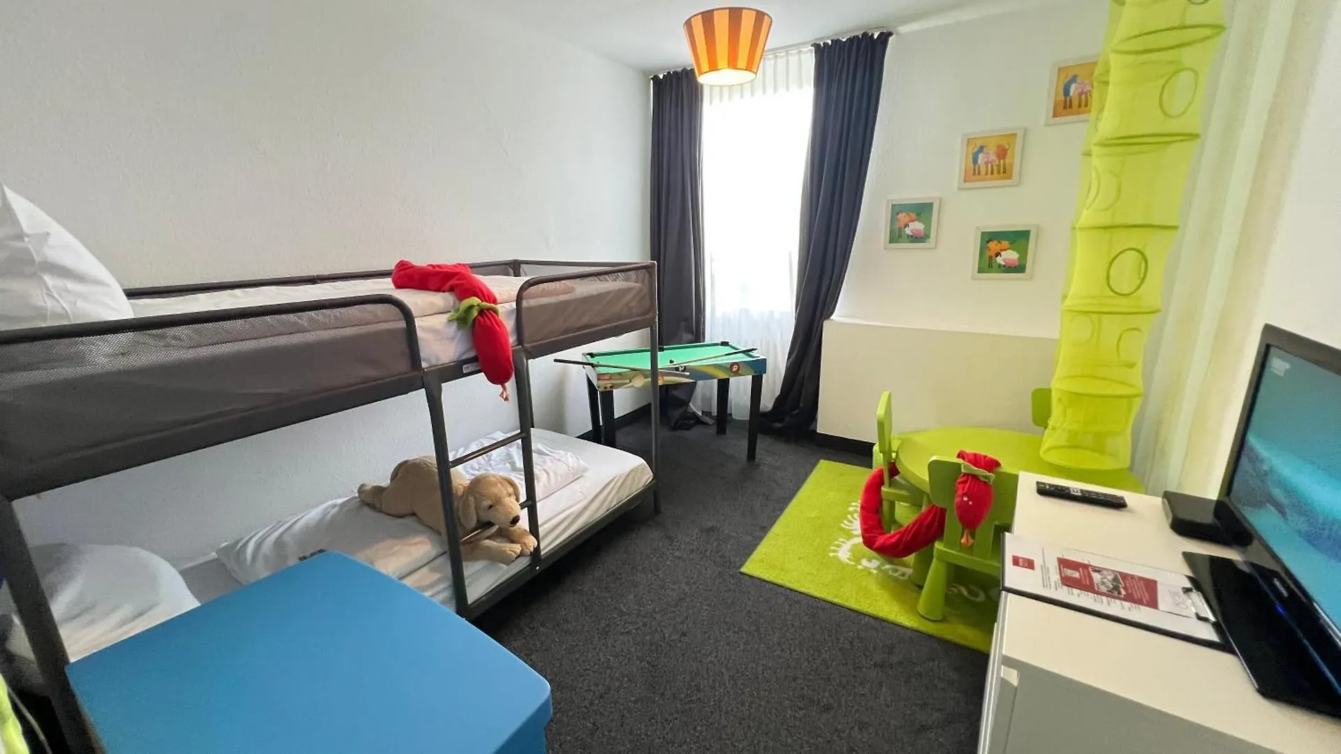 ****  Hotel Medo Koeln Tyskland